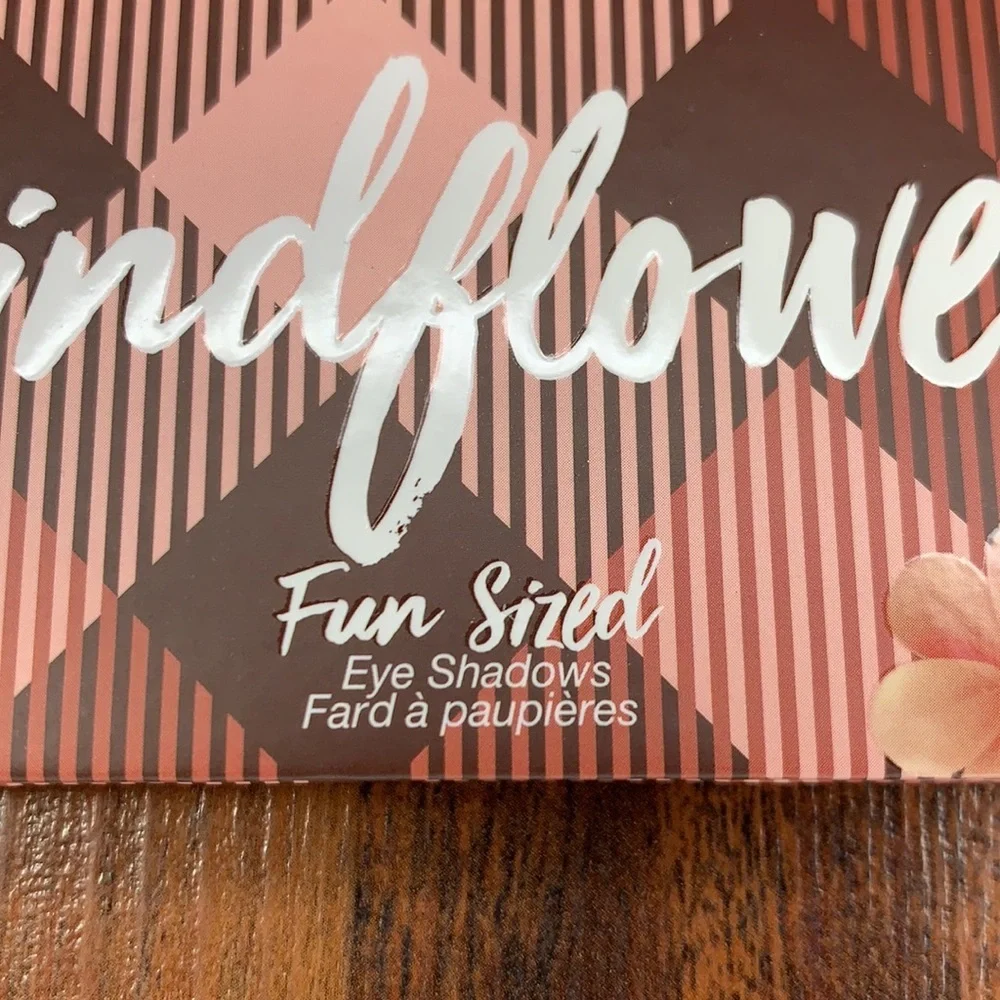 Violet Voss Windflower Fun Sized Eyeshadow Palette 10 Pan NIB Warm Nude Gold